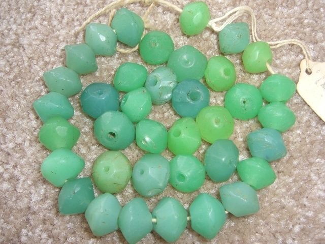 37 AFRICAN TRADE BEADS Vaseline Greasy Greens from Mali   Antique Old