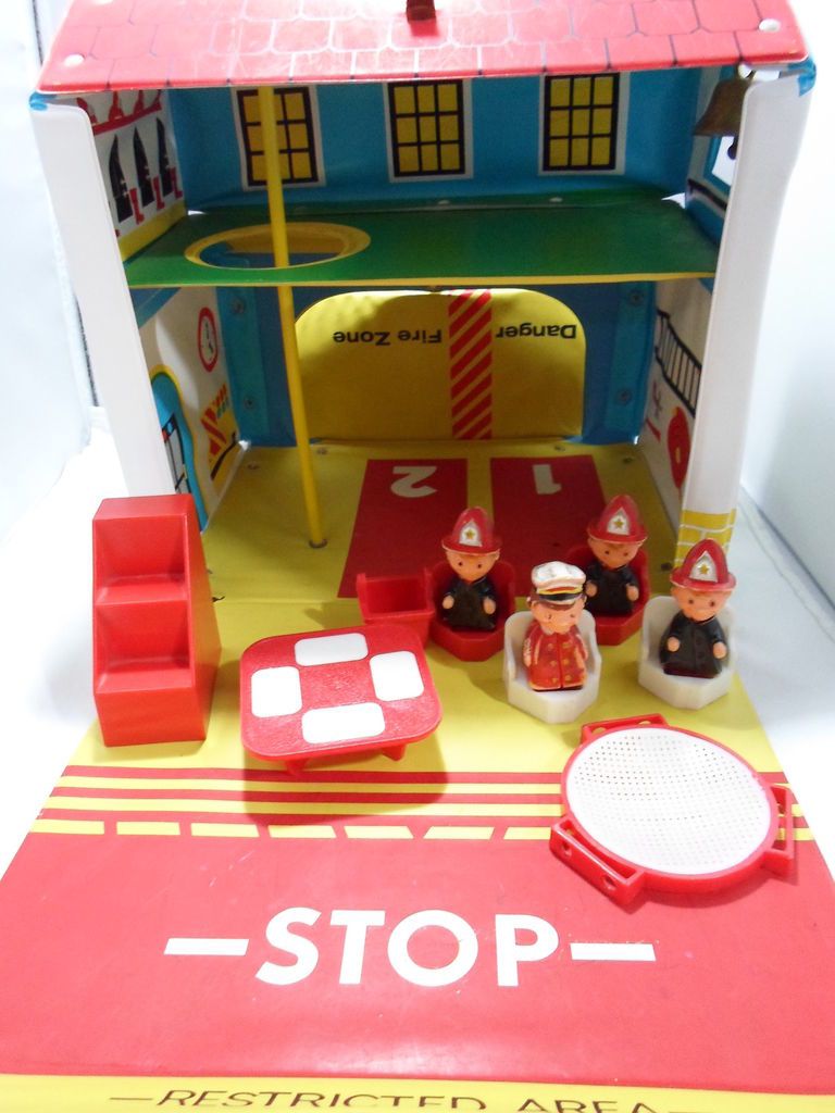  Fire Department No. 4 Vinyl Playset 12 Accessories + Working Bell