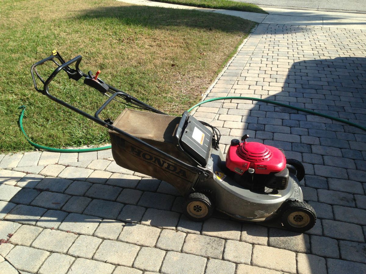 Used Honda HR215SXA Walk Behind Mower