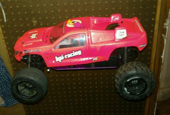 HPI MT2 Nitro RC Traxxas