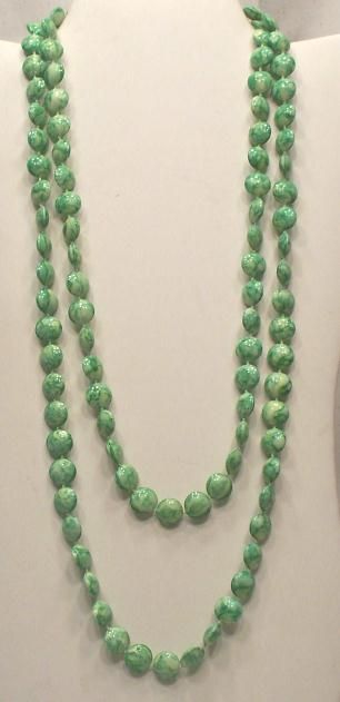 Vintage Jewelry Plastic Green Marbled Bead Necklace
