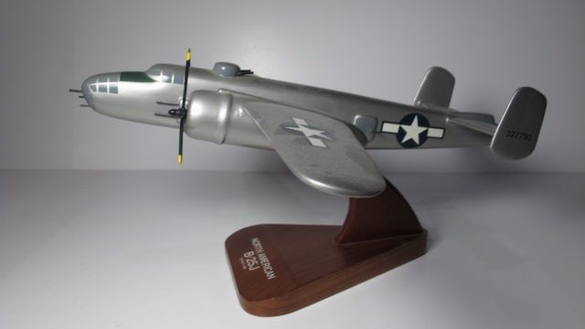 1983 North American B 25 J Bomber Contractor Desk Model 1 48 Scale