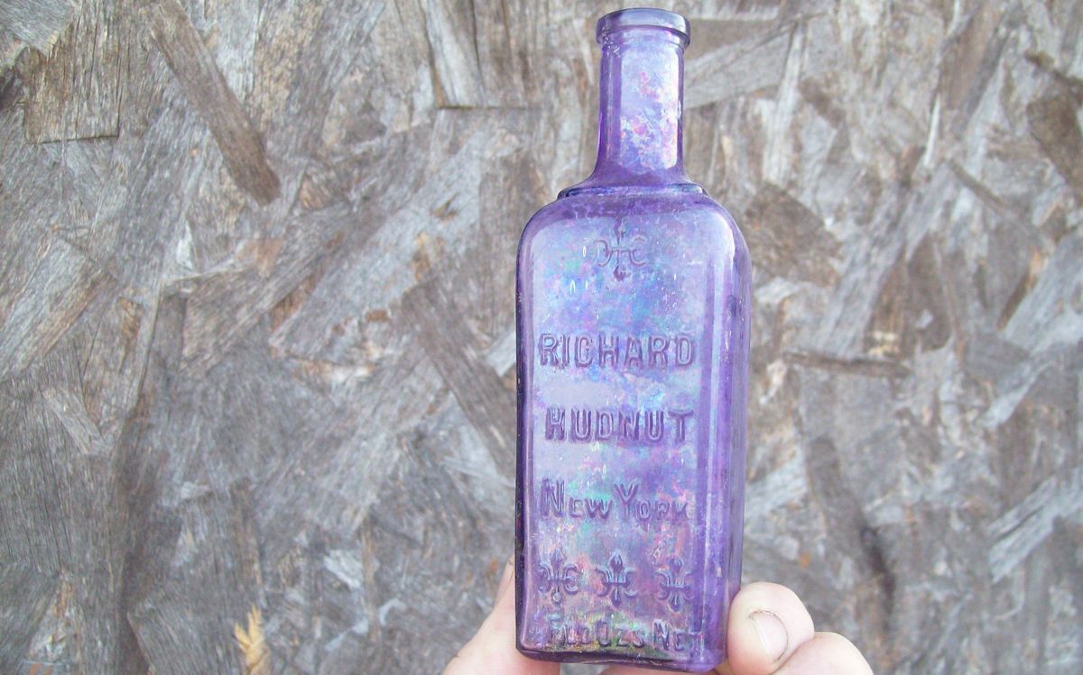 PURPLE RICHARD HUDNUT NEW YORK EMB FLEUR DE LIS PERFUME BOTTLE 100 YRS