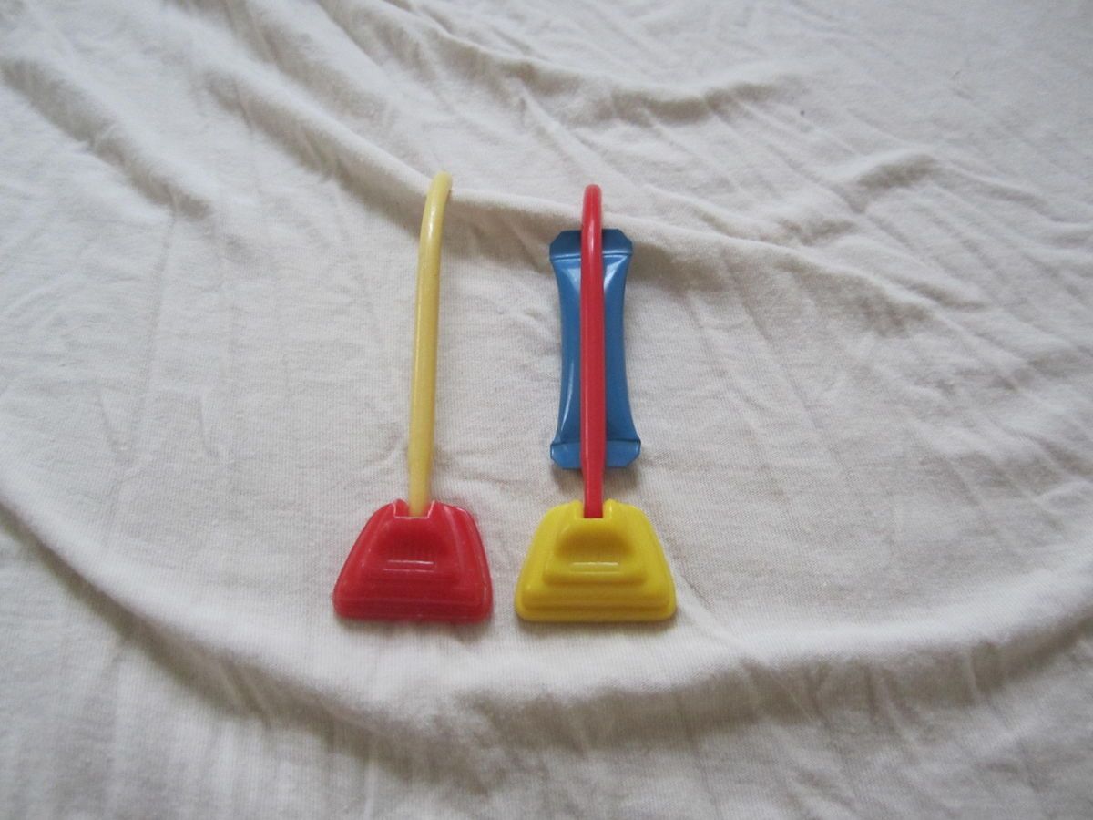 Vintage Renwal Dollhouse Vacuum Cleaner Set