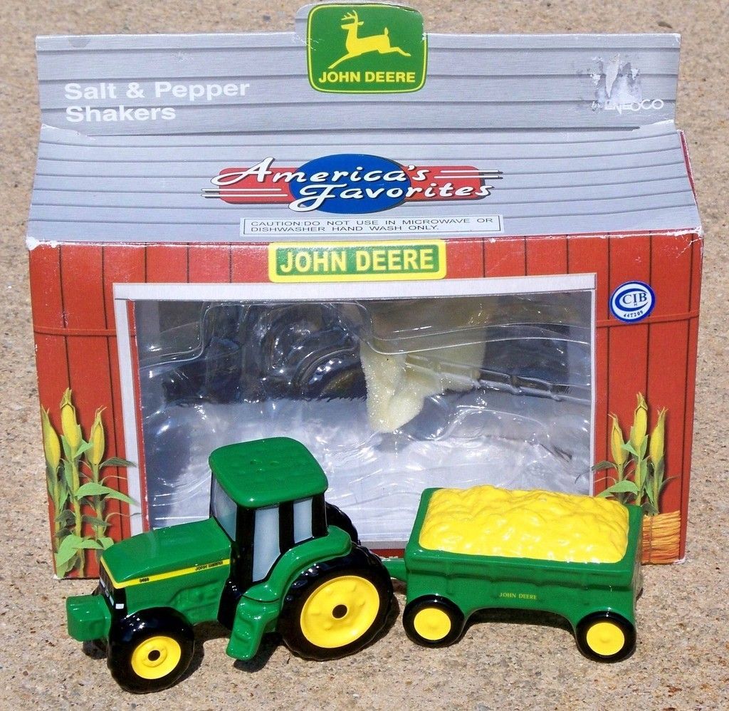 JOHN DEERE Farm Tractor Salt & Pepper Shakers Set NEW IN BOX #480320
