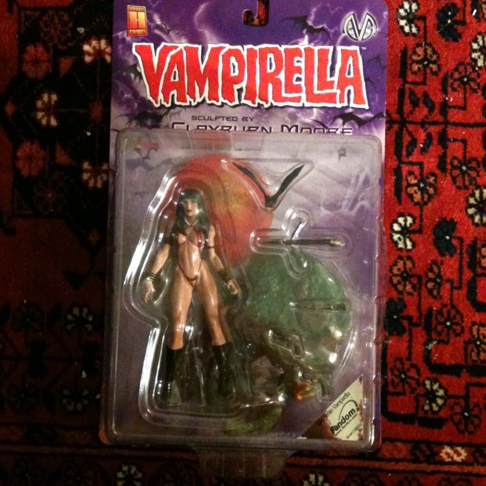 VAMPIRELLA JULIE STRAIN Fandom Exclusive Figure By Clayburn Moore