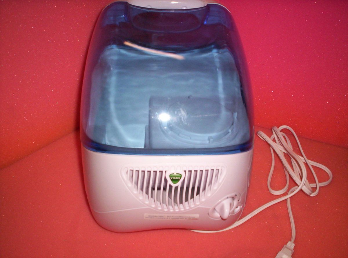 Vicks Cool Mist Humidifier Model V3100 30W by Kaz Inc