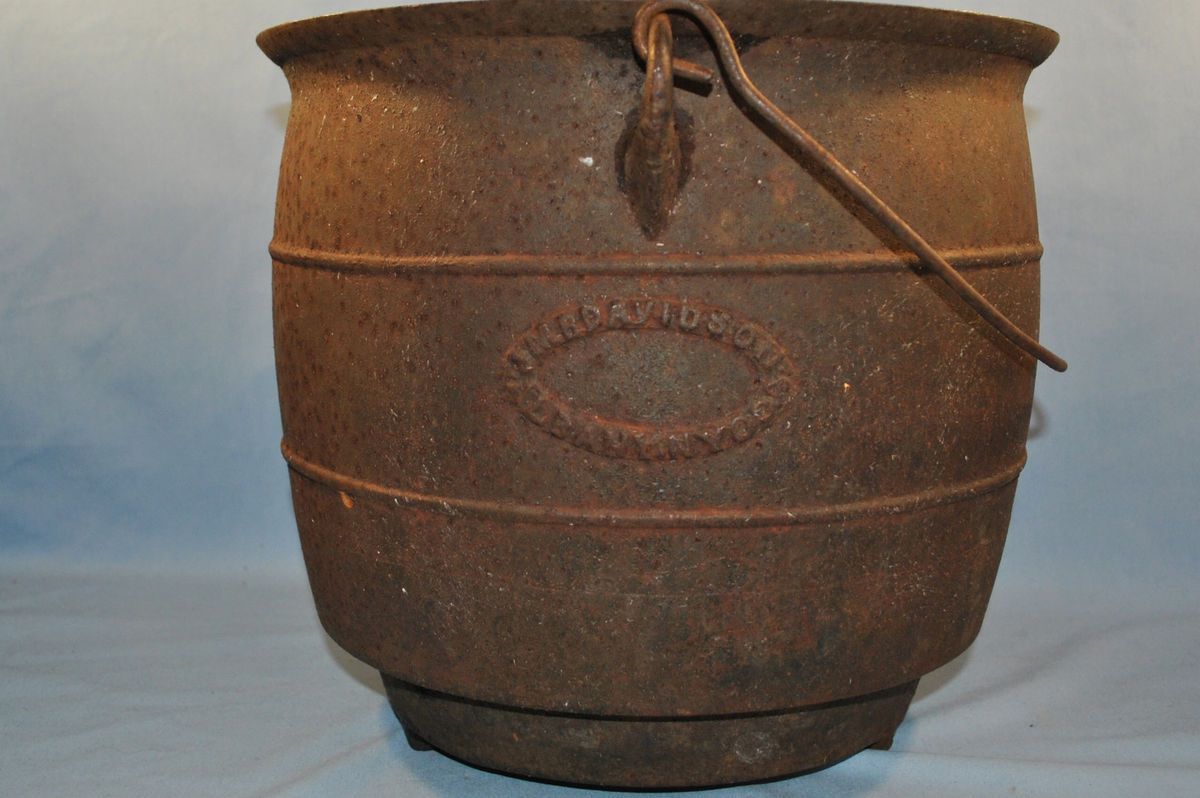 Antique Tri Footed Cast Iron Kettle Cauldron JMB Davidson & Co ** NR