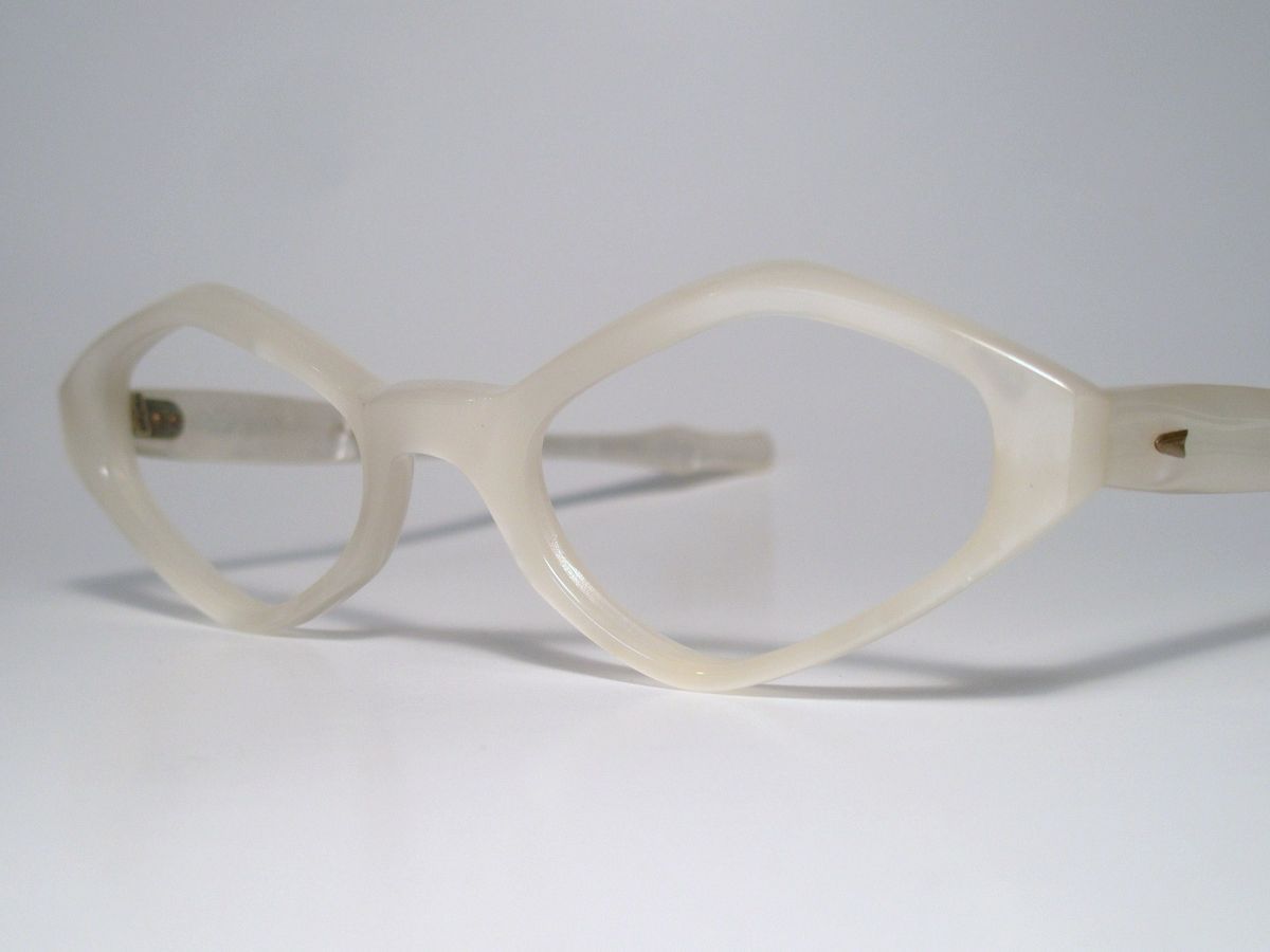 Vintage Ladies Sun/ Eyeglasses Swank Laurette Pearl White 46 20 Sm M
