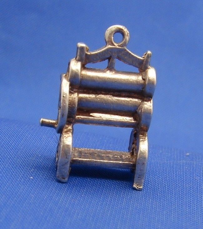 Vintage English Sterling Silver Clothes Laundry Wringer Wash Tub Charm