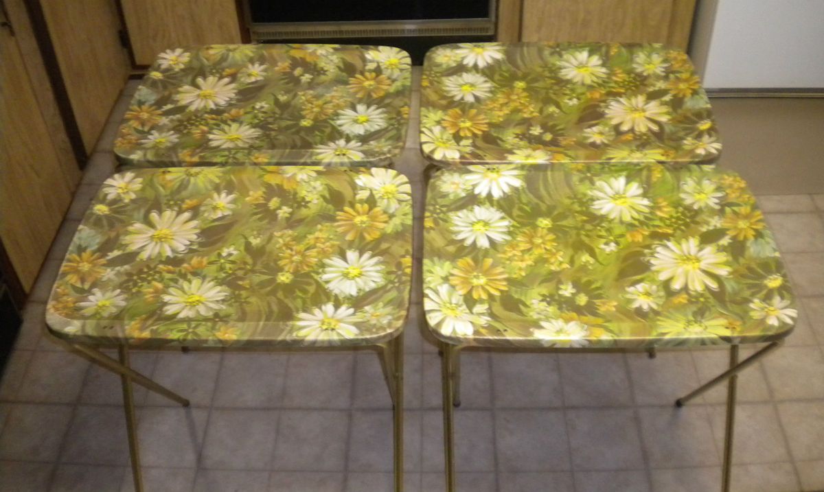 Vintage Retro Mod Floral Lavada Metal TV Trays Tray Set