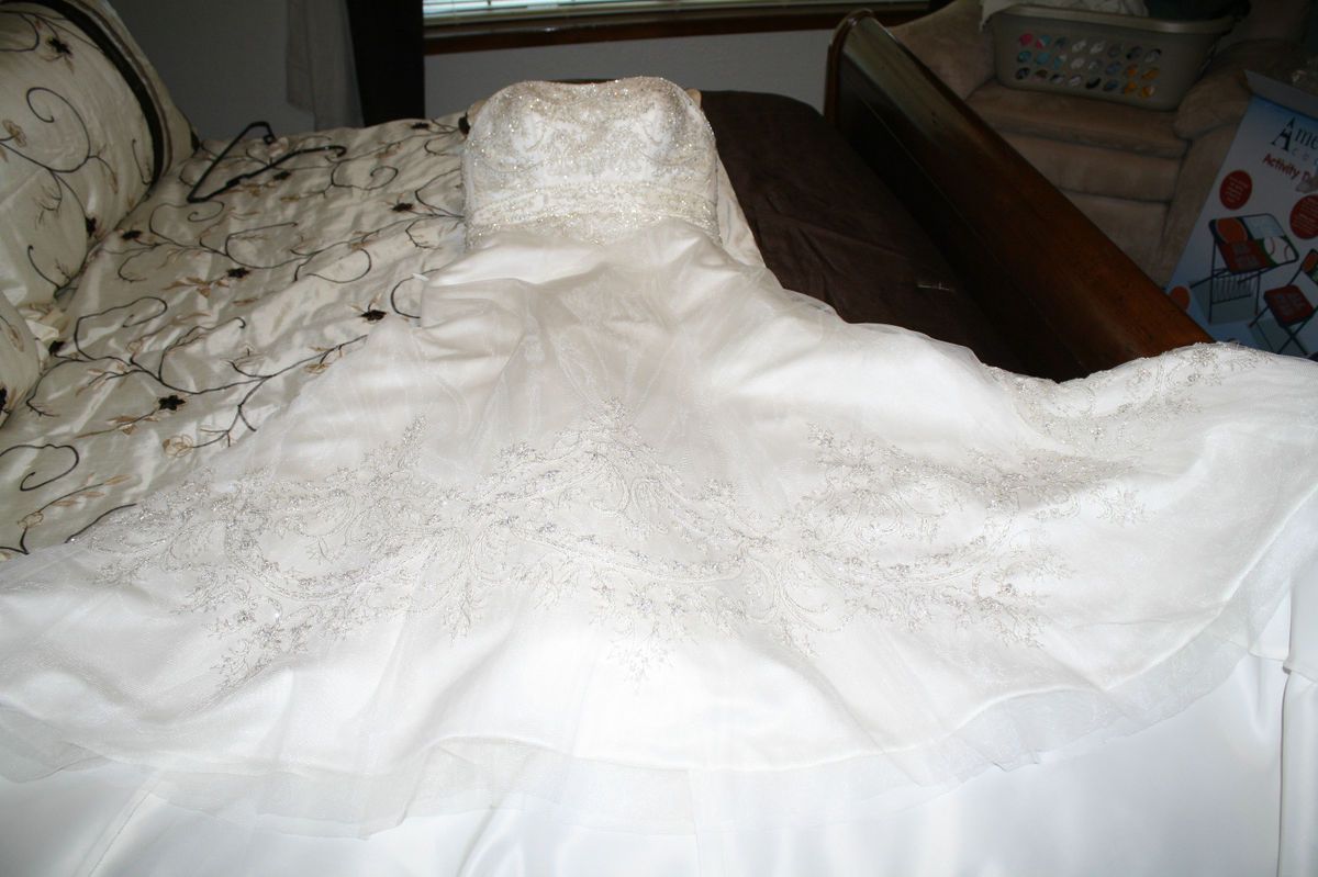 Casablanca Never Worn Wedding Dress