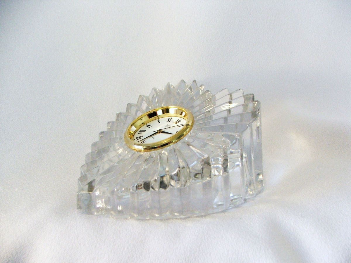 Mikasa Heart Shaped Crystal Table Desk or Table Clock ~ Nice Wedding