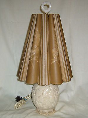 VINTAGE ALADDIN G186 ACORN ALACITE LAMP W/ HTF FLOCKED, PLEATED PAPER