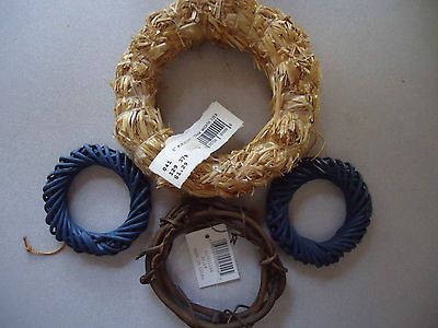 Lot of 4 Wreath Forms  1 6, 1   4 Natural Grapevine, 2 Painted