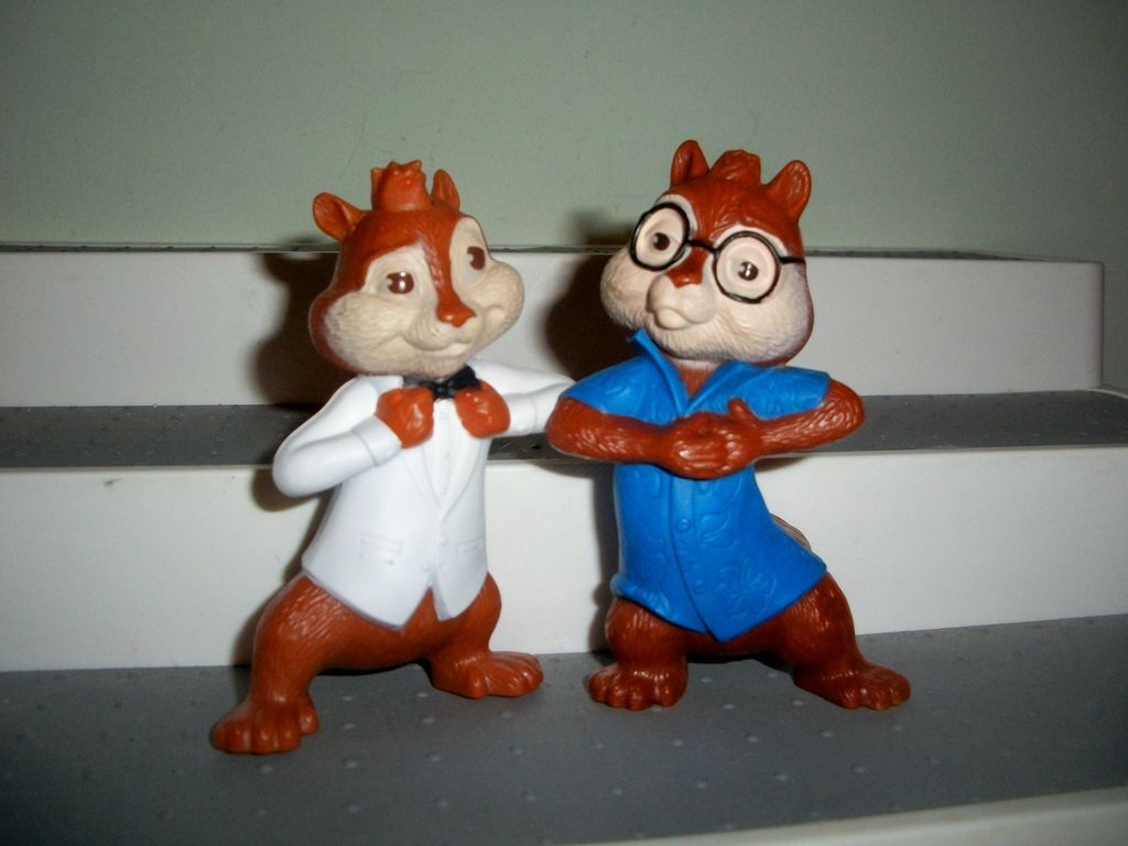 THE CHIPMUNKS LOT OF 2 SIMON & TUX ALVIN 2011 FREE SHIP TALKING TOYS