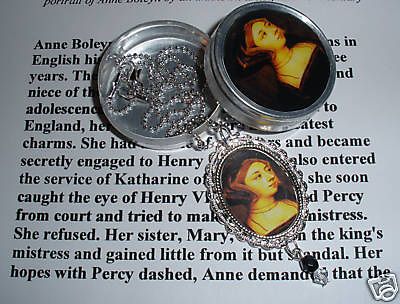 ANNE BOLEYN PENDANT NECKLACE GIFT TIN ALTERED ART