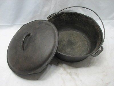 CAST IRON BEAN POT W/ LID DUTCH OVEN BAIL HANDLE KITCHEN KETTLE