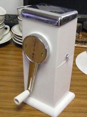 ICE CRUSHER REVERE ICE O MAT HAND CRANK BARWARE ICE CRUSHER MODERN ERA