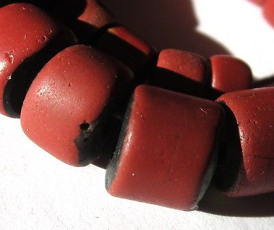 31 RARE OLD GRADUATED BRICK RED VENETIAN GREEN HEART TRADE BEADS 1700