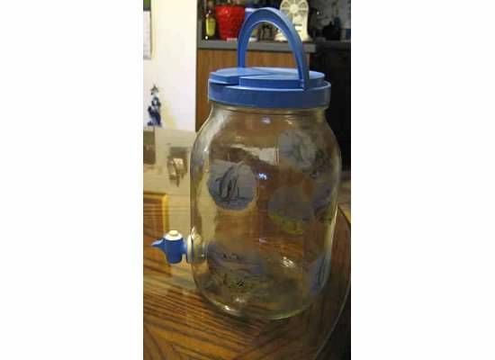 JUMPN BLUE DOLPHINS GALLON SPIGOT GLASS BEVERAGE JAR JUG TAPPER