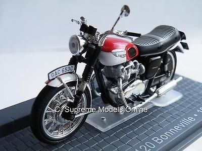 TRIUMPH T120 BONNEVILLE MOTORBIKE 1967 MODEL BIKE RED/WHITE EXAMPLE