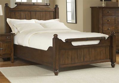 Broyhill Attic Heirlooms Rustic Oak Queen Feather Bed