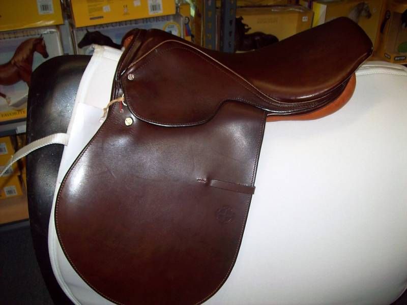 New Courbette Stylist DL Close Contact Saddle 17.5