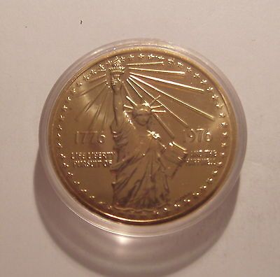 1976 American Revolution Bicentennial Statue of Liberty Medallion