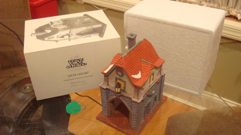 DEPT 56 HERITAGE VILLAGE COLLECTION GATE HOUSE #5530 1 ~ NIB