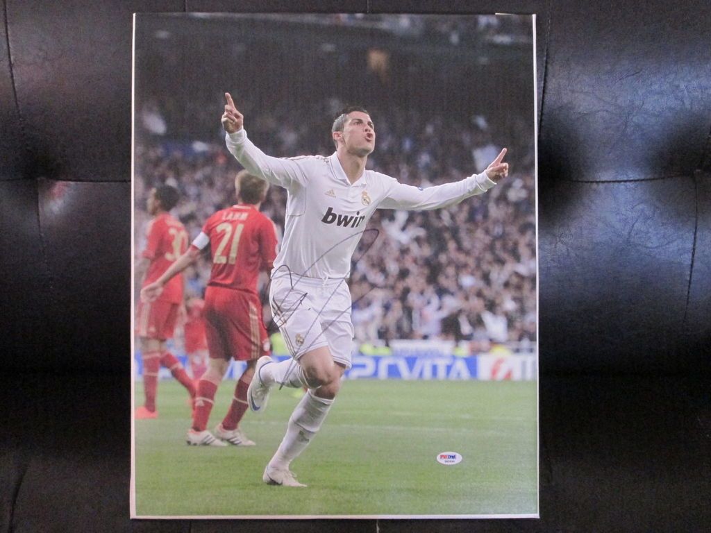 CRISTIANO RONALDO SIGNED 16X20 CANVAS PSA/DNA REAL MADRID SIGNED