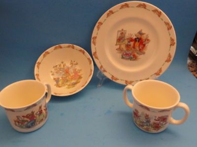 Royal Doulton Bunnykins 4 Piece Child Dinnerware Set