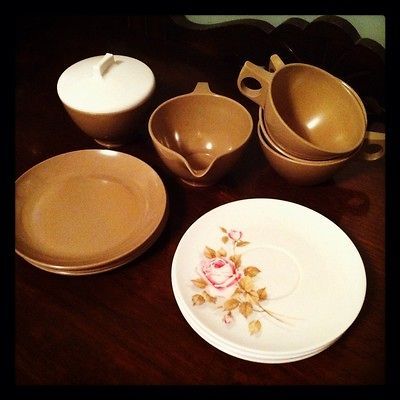 Vintage/Retro Dishes Melmac Dinner Ware   14 Piece Set   Brown & Pink