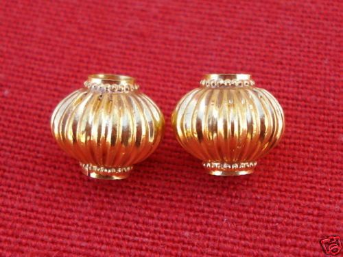 VINTAGE ANTIQUE DESIGN 22 CARAT GOLD BEADS PAIR INDIA