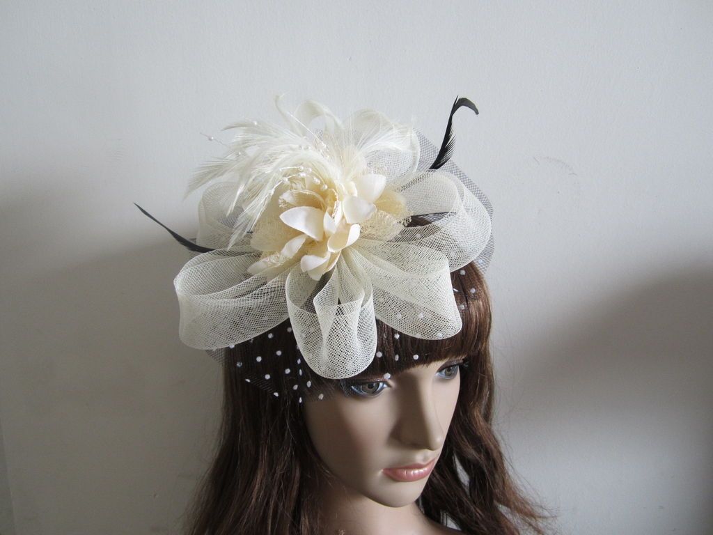 BRAND NEW Ivory Cream Wedding Feathers Flower Hair Fascinator Clip