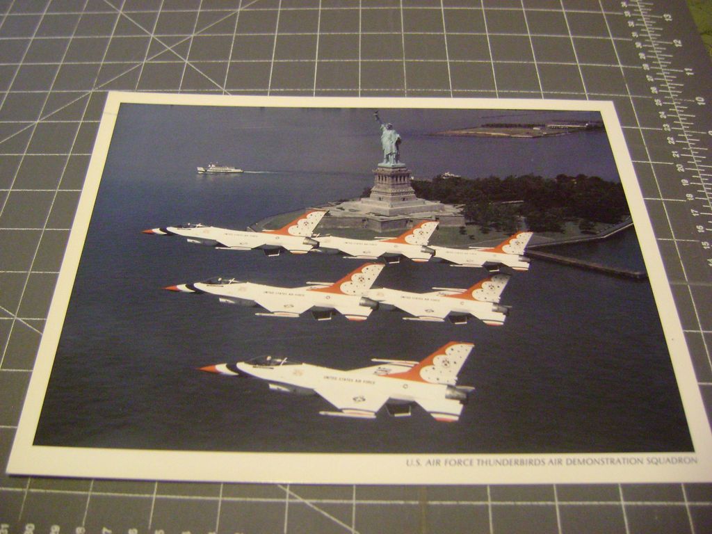Original brochure F 16 FIGHTING FALCON USAF Thunderbirds Air Demo