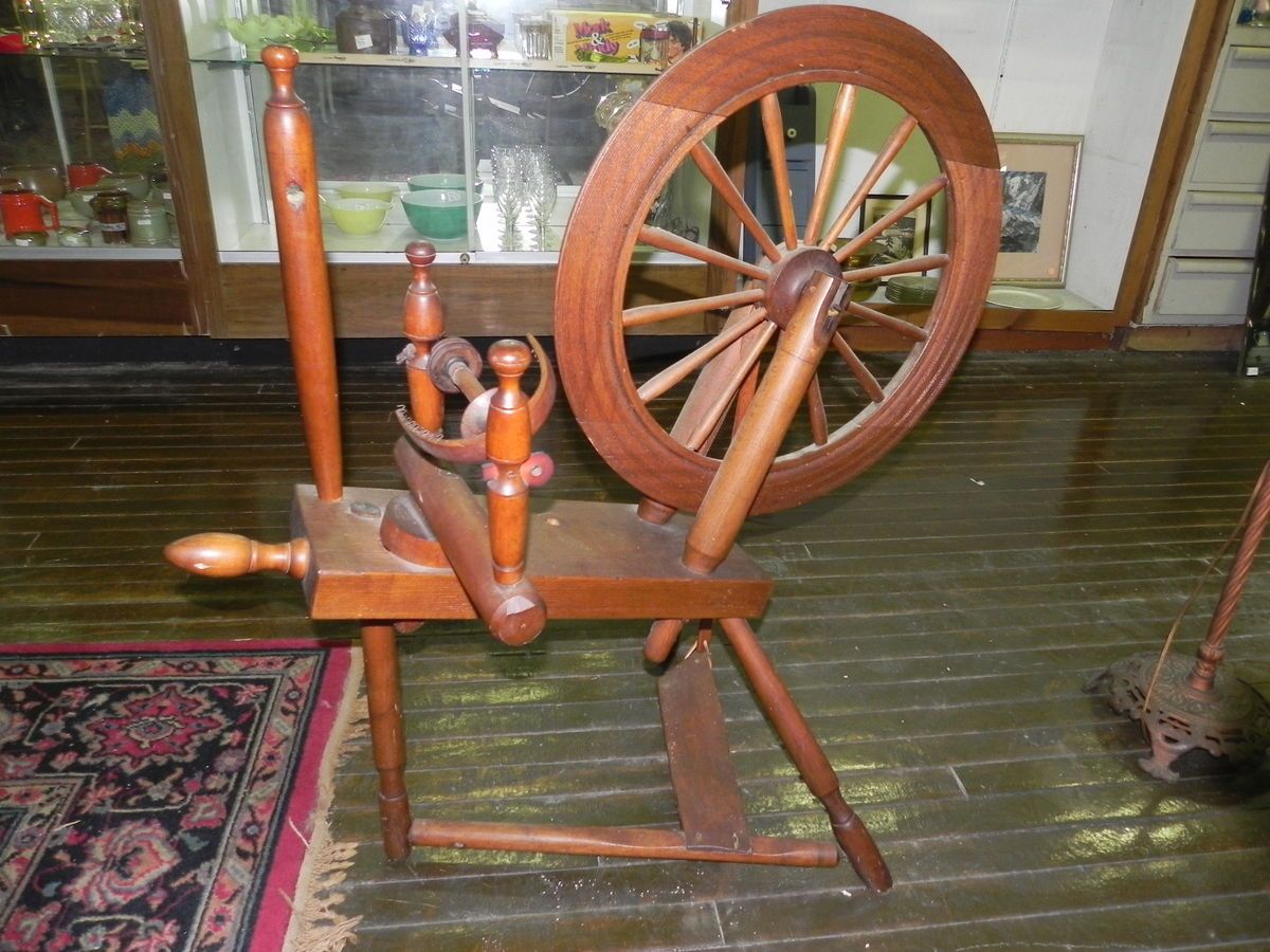 Antique Primitive Maple Spinning Wheel Treadle 21 Wheel