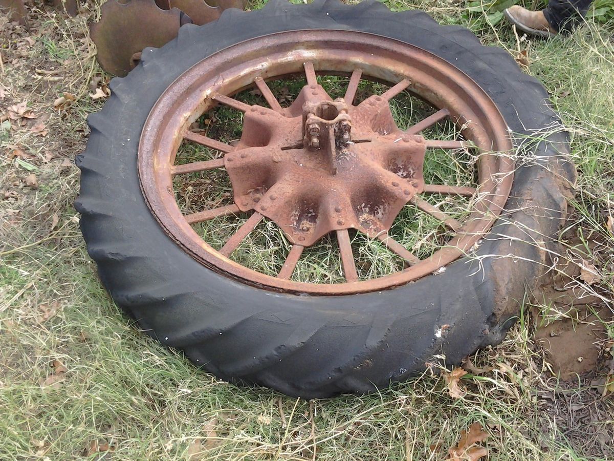 Farmall F12 F14 40 inch Flatspoke Wheels