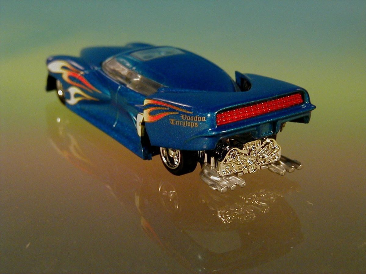 Hot Wheels 50s Studebaker Starliner Custom Triclops Lowrider 1 64