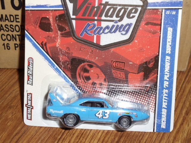 Hotwheels Vintage Racing Richard Pettys 70 Plymouth Superbird