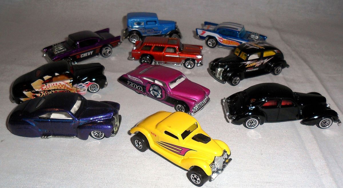 LOT OF 10 DIECAST CLASSIC HOTWHEELS CAR COLLECTION 7 1 64 SCALE FREE