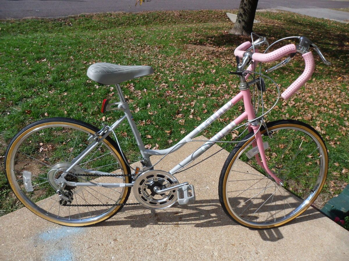 HUFFY CAPRI 10 VINTAGE WOMENS TEN SPEED ROAD BICYCLE 24 RIMS NEW TIRES