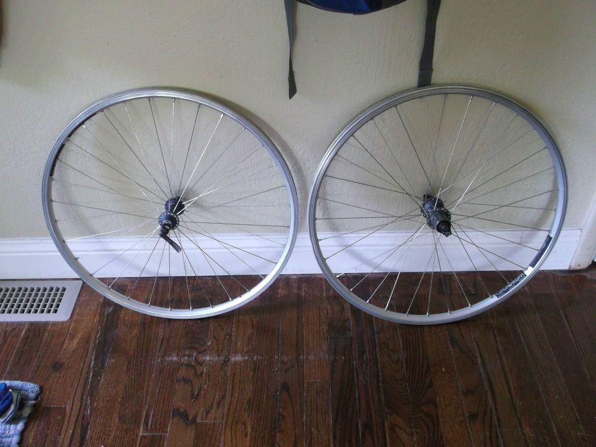 Handbuilt wheelset, Shimano XTR hubs, Ambrosio Quorum rims, rim brake