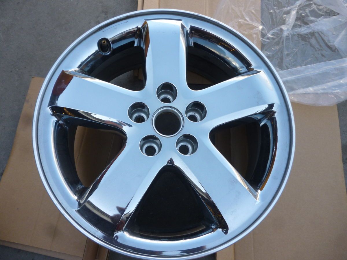 GM Chevy Pointiac 17 Rim Chrome 5 Lug 9594790 17X7J