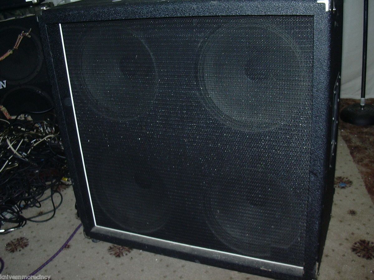 Ampeg V 412 SLM 4x12 Speaker Cabinet Made in USA has wheels & Handles