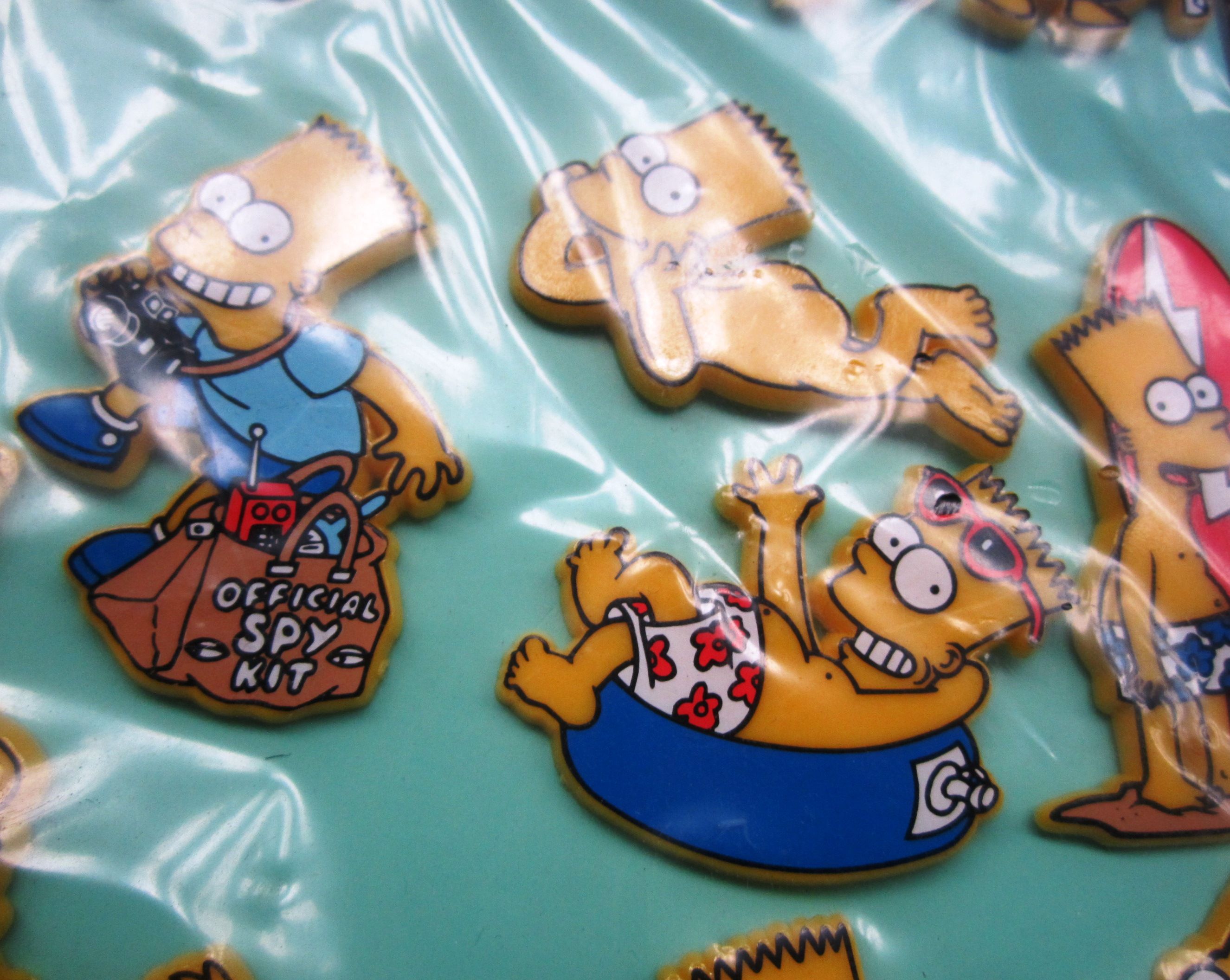 72 STK. SIMPSONS ANSTECKNADELN BROSCHEN PINS DISPLAY BART LISA